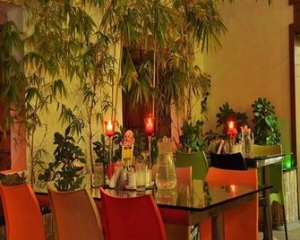 Hotel Sree Baalaaji Bhavan - Dindukkal - Restaurant