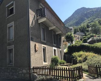 Bright apartment Maison Perce Neige, Wifi, Cure Rate - Cauterets - Gebäude