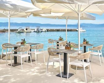 Aminess Younique Gaia Green Villas - Njivice - Restaurante