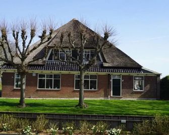 B & B De Gouwe Plek - Hoogwoud - Building
