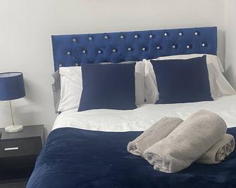 Bv Royal Comfy Studiosuite Queensgate Huddersfield - Huddersfield - Bedroom