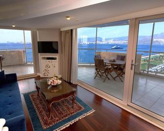 Izmir Palas Hotel - Izmir - Living room