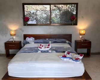 Concrete Jungle Studio with Outdoor Kitchen 4 Min to Beach - Malpais