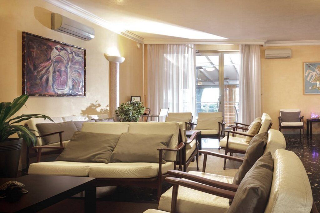 هوتل تروبيكال