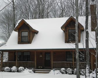Beautiful Luxury Cabin With Pool / Private Hot Tub - Saugatuck - Building
