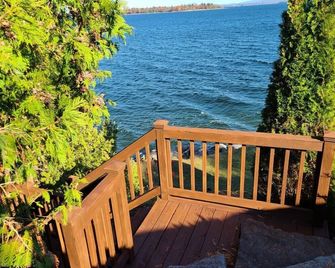 Loza house adirondack skydeck unit lake front - Plattsburgh - Balcony