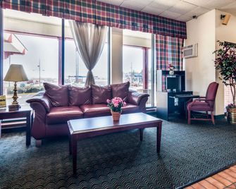 Econo Lodge Inn & Suites Conference Center - Dublin - Obývací pokoj
