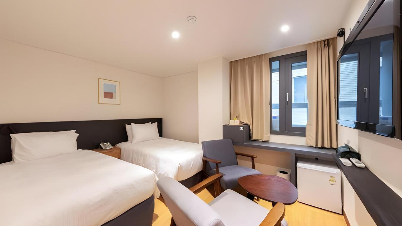 Hotel First Stay Myeongdong