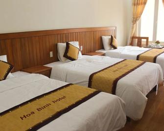 Hoa Binh Hotel - Dong Hoi - Bedroom