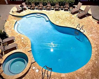 The Village Inn Hotel - Carolina - Piscina