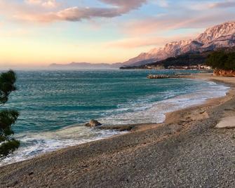 Apartments Slaven - Podgora - Beach