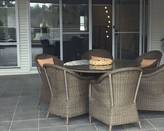 Amaroo by the Lake - Yarrawonga - Binnenhof