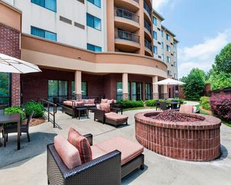 Courtyard by Marriott Atlanta Buford Mall of Georgia - Buford - Binnenhof