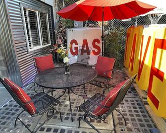 1 of a kind - Astoria - Patio