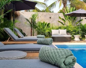 Hotel Boutique Pikiliki - Adults Only - Brisas de Zicatela - Alberca