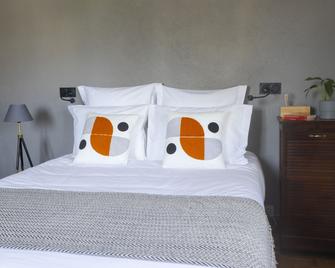 Maison et table d'hôtes Le Camélia Blanc - Saint-Ciers-sur-Gironde - Chambre