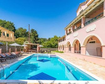Bella De Lux Apts - Dassia - Bazén