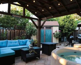 Gazebo Oasis, Spacious home, Centrally located, Near Pinnacles, King Beds! - Hollister - Patio