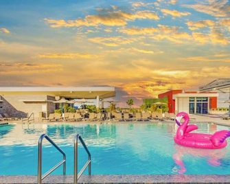 Best Stay Rooftop Pool Hollywood Beach Boardwalk - Hollywood - Piscina