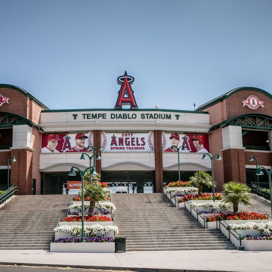 Holiday Inn & Suites Phoenix Airport By IHG