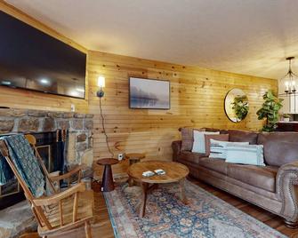Ski View Mountain Resort - 1102 Ski View Dr #108 - 蓋特林堡 - 客廳