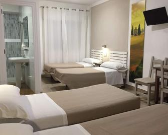 Hostal Puerto Beach - Motril - Schlafzimmer