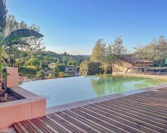 Amazing Home In Vinezac - Vinezac - Pool