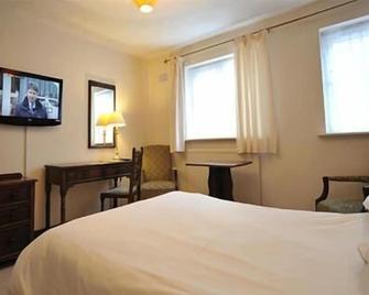 The New Inn Heckfield - Hook - Bedroom