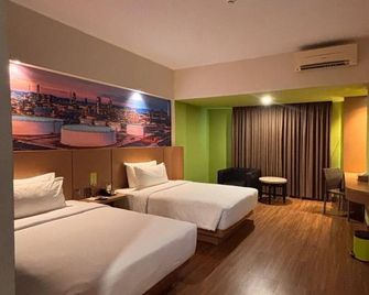 Maxone Dumai - Dumai