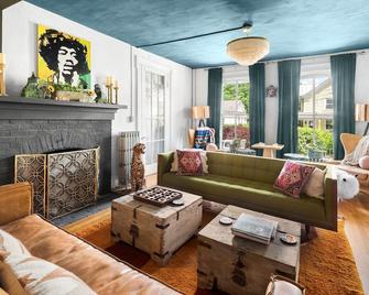 Twin Gables of Woodstock - וודסטוק - סלון