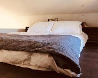 Grinnell Heritage Tiny House - On Organic Farm - Grinnell - Slaapkamer