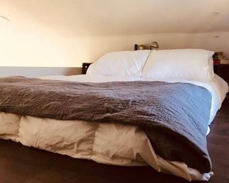 Grinnell Heritage Tiny House - On Organic Farm - Grinnell - Camera da letto
