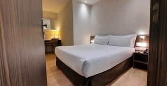 Air Rooms Madrid By Premium Traveller - Madrid - Bedroom