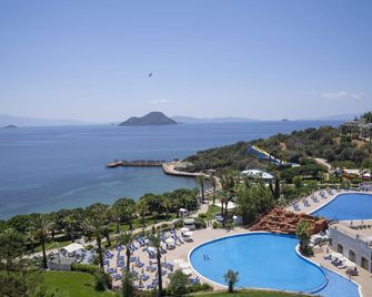 Yasmin Bodrum Resort - Бодрум - Басейн