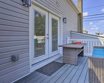 Long Island Home Near Beaches and Golf - Bellmore - Balcón