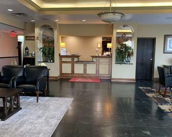 Econo Lodge - Wesley Chapel - Рецепція