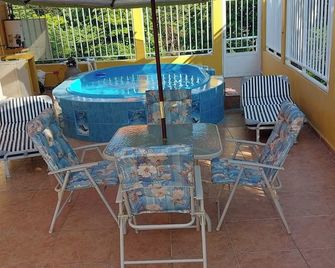 Charming 3-Bedroom House With Wifi And Ac In Lovely Chalahuite Finca Miroslava - Playa de Chachalacas - Balkon