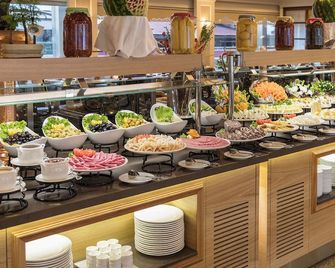 Questa Thermal & Spa Hotel - Doryläum - Buffet