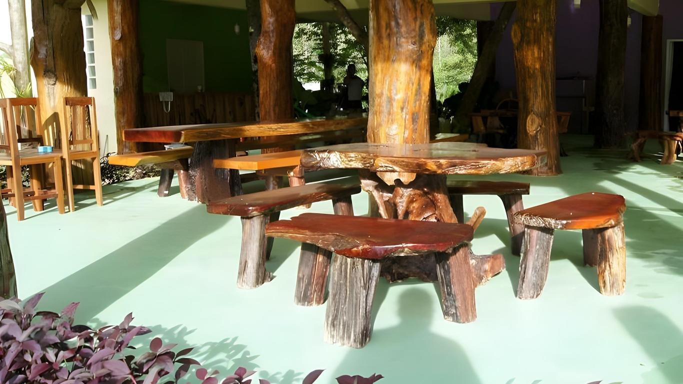 บ้านสองคฑา