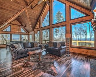 Aska Easy Day- New construction | Pet Friendly | Mountain and the lake view | Sunken hot tub - Blue Ridge - Living room