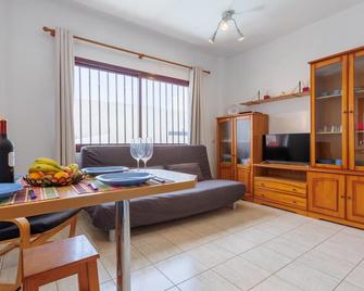 Amazing Apartment In Puerto Del Rosario - Puerto del Rosario - Living room