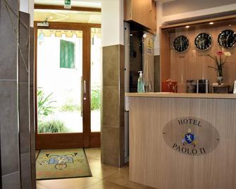 Hotel Paolo II - Rome - Front desk