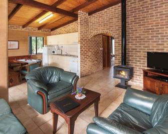 Sandy Bay Holiday Park - Busselton - Living room