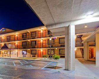 SureStay by Best Western Tupelo North - Tupelo - Edificio
