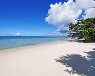 Yasad Residence - Grand'Anse Praslin - Beach