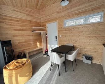 Micro-Cabine in the Mountains - Solstice 5 - Saint-Philémon - Salle à manger