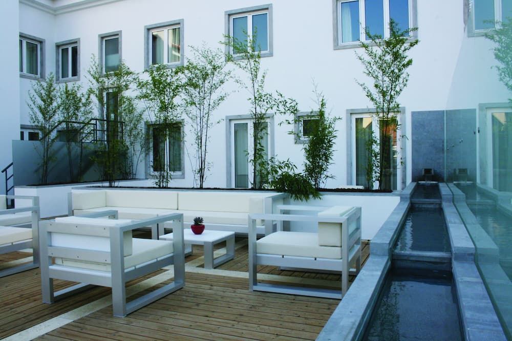 Hotel Jeronimos 8 - ליסבון - פטיו