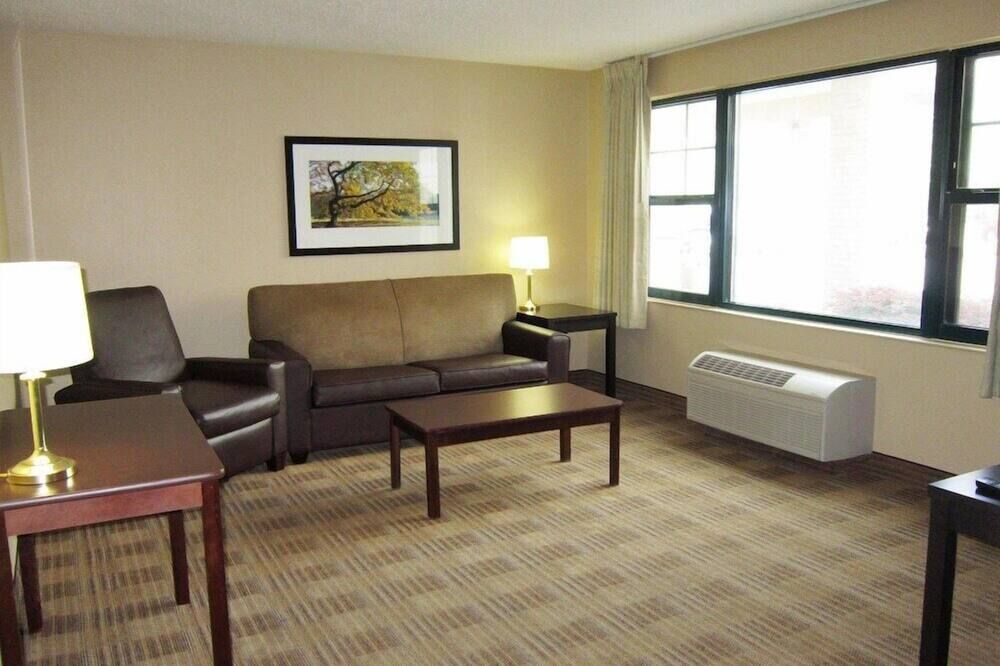 Studio 6 Extended Stay Buffalo Amherst Ny - Amherst - Living room