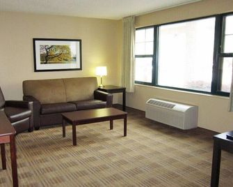 Studio 6 Extended Stay Buffalo Amherst Ny - Amherst - Living room