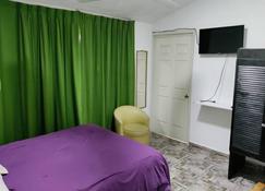 Fast hostel guest house with all services - San Martín de las Pirámides - Bedroom